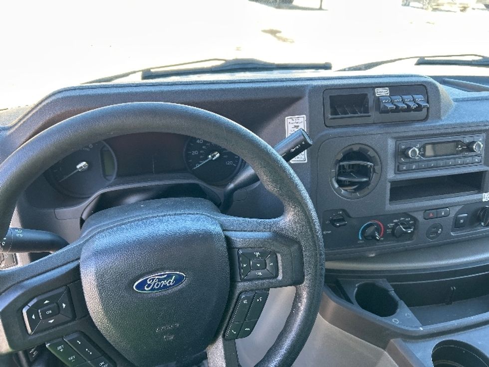 Light Duty Box Truck-Light and Medium Duty Trucks-Ford-2022-E350-Londonderry-NH-93,448\n\t\tmiles-$ 29,750 - Image 18