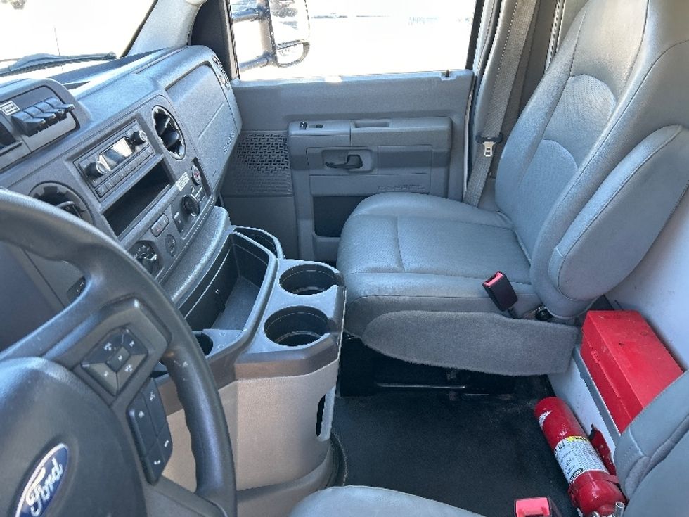 Light Duty Box Truck-Light and Medium Duty Trucks-Ford-2022-E350-Londonderry-NH-93,448\n\t\tmiles-$ 29,750 - Image 19
