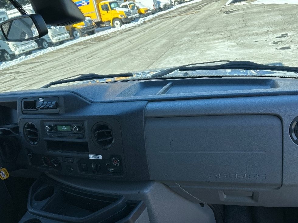 Light Duty Box Truck-Light and Medium Duty Trucks-Ford-2022-E350-Londonderry-NH-93,448\n\t\tmiles-$ 29,750 - Image 21