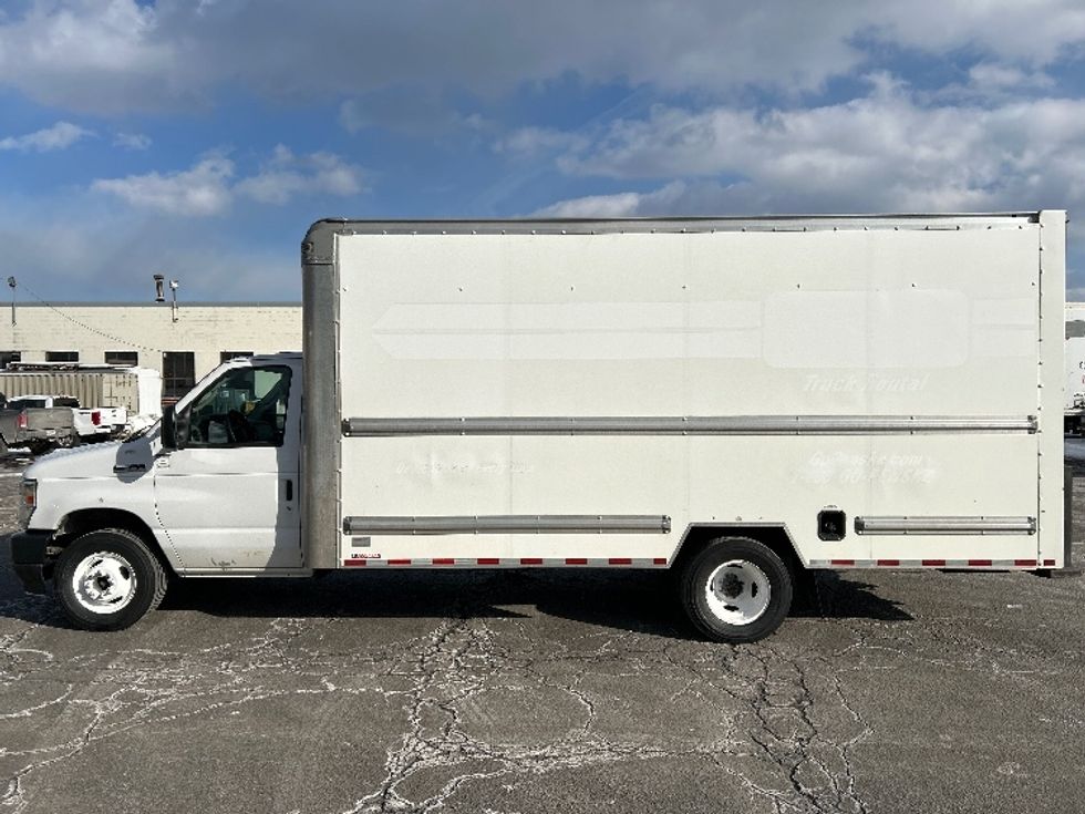 Light Duty Box Truck-Light and Medium Duty Trucks-Ford-2022-E350-Londonderry-NH-93,448\n\t\tmiles-$ 29,750 - Image 4