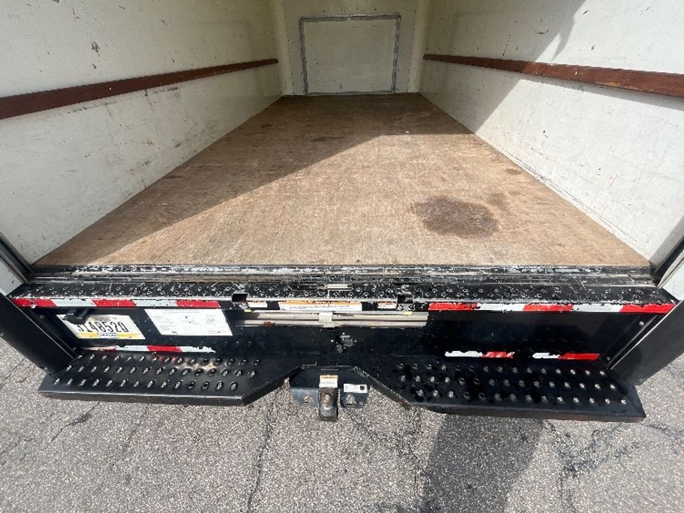 Light Duty Box Truck-Light and Medium Duty Trucks-Ford-2022-E350-Los Angeles-CA-103,771\n\t\tmiles-$ 31,500 - Image 10