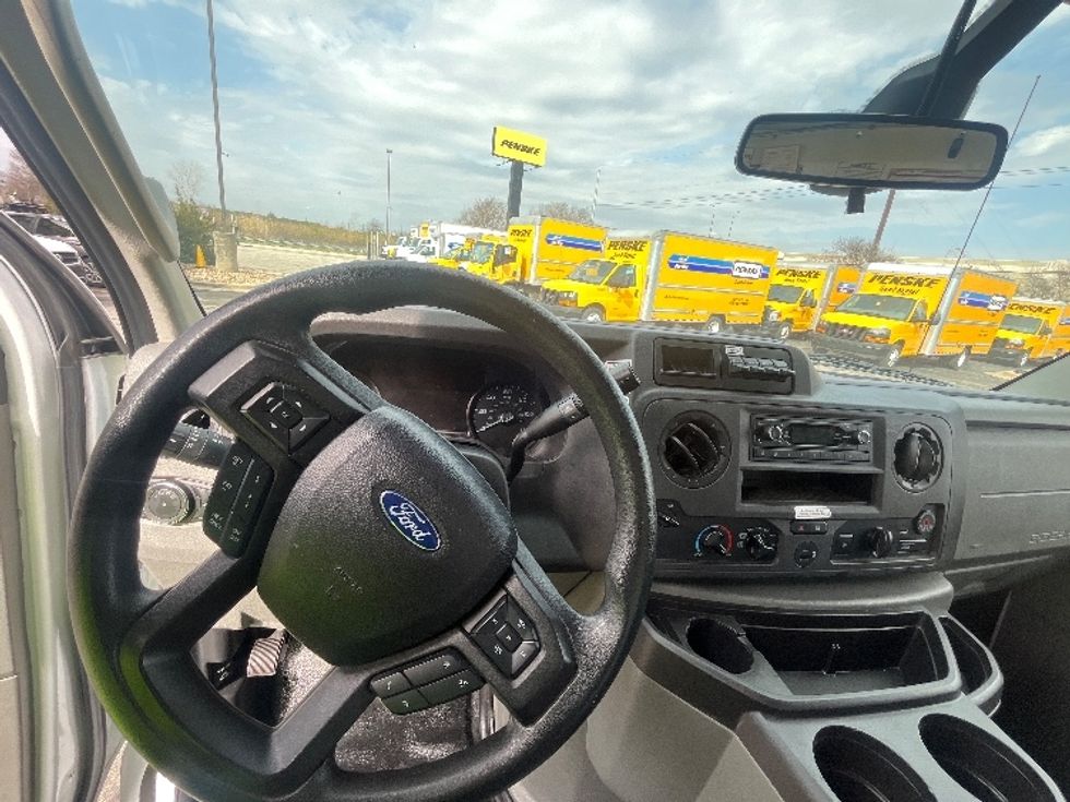 Light Duty Box Truck-Light and Medium Duty Trucks-Ford-2022-E350-Los Angeles-CA-103,771\n\t\tmiles-$ 31,500 - Image 18