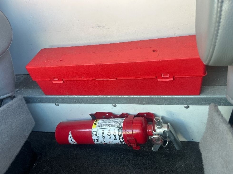 Light Duty Box Truck-Light and Medium Duty Trucks-Ford-2022-E350-Los Angeles-CA-103,771\n\t\tmiles-$ 31,500 - Image 25