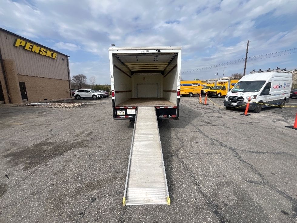 Light Duty Box Truck-Light and Medium Duty Trucks-Ford-2022-E350-Los Angeles-CA-103,771\n\t\tmiles-$ 31,500 - Image 9