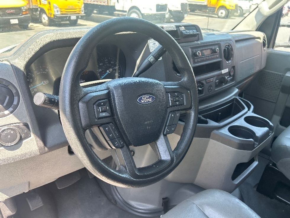 Light Duty Box Truck-Light and Medium Duty Trucks-Ford-2022-E350-Los Angeles-CA-75,727\n\t\tmiles-$ 32,750 - Image 17