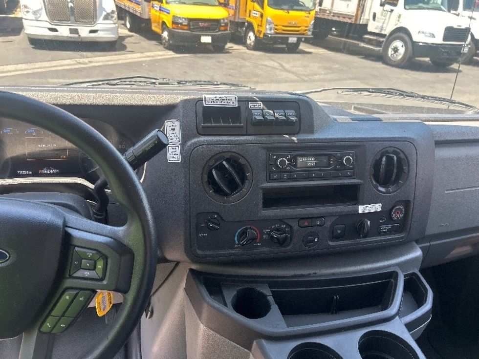 Light Duty Box Truck-Light and Medium Duty Trucks-Ford-2022-E350-Los Angeles-CA-75,727\n\t\tmiles-$ 32,750 - Image 18