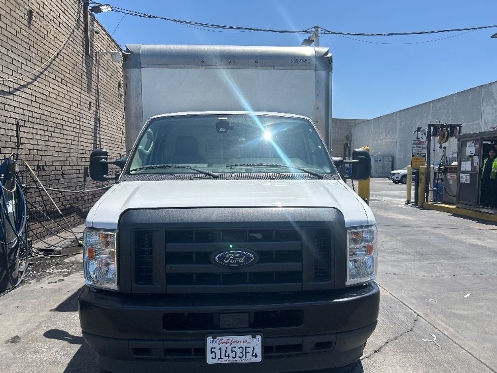 Light Duty Box Truck-Light and Medium Duty Trucks-Ford-2022-E350-Los Angeles-CA-75,727\n\t\tmiles-$ 32,750 - Image 2