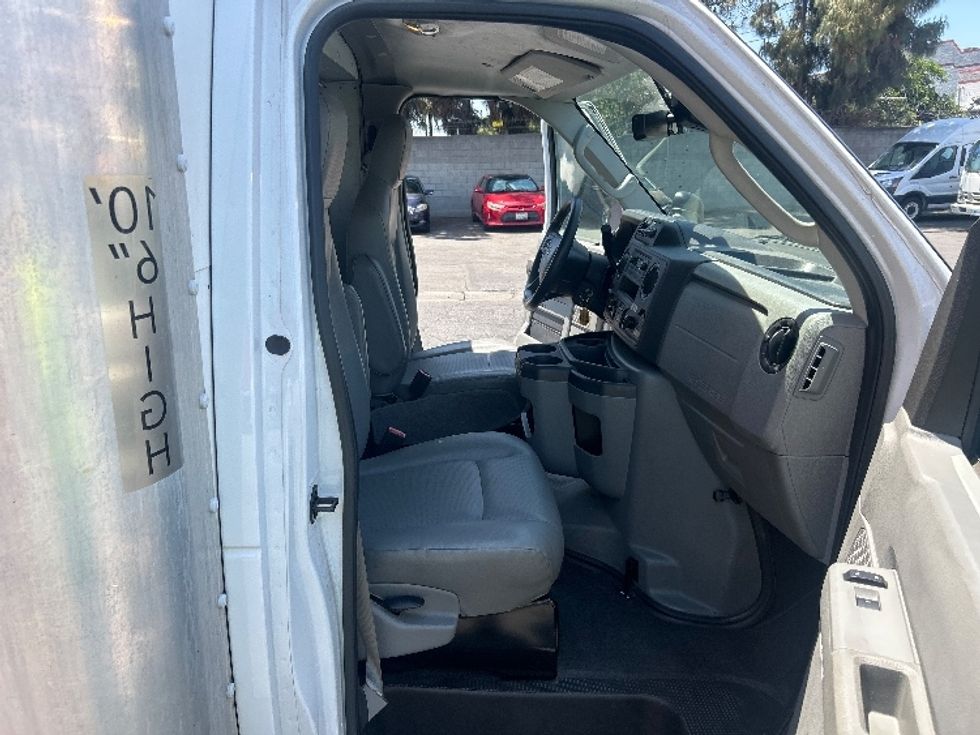 Light Duty Box Truck-Light and Medium Duty Trucks-Ford-2022-E350-Los Angeles-CA-75,727\n\t\tmiles-$ 32,750 - Image 22