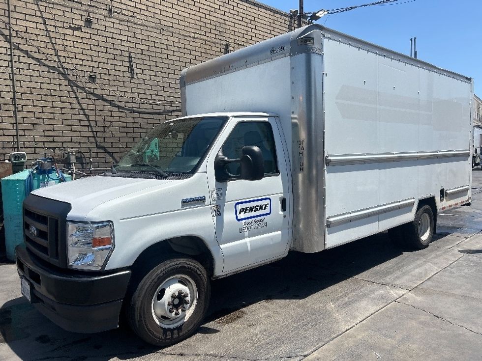 Light Duty Box Truck-Light and Medium Duty Trucks-Ford-2022-E350-Los Angeles-CA-75,727\n\t\tmiles-$ 32,750 - Image 3