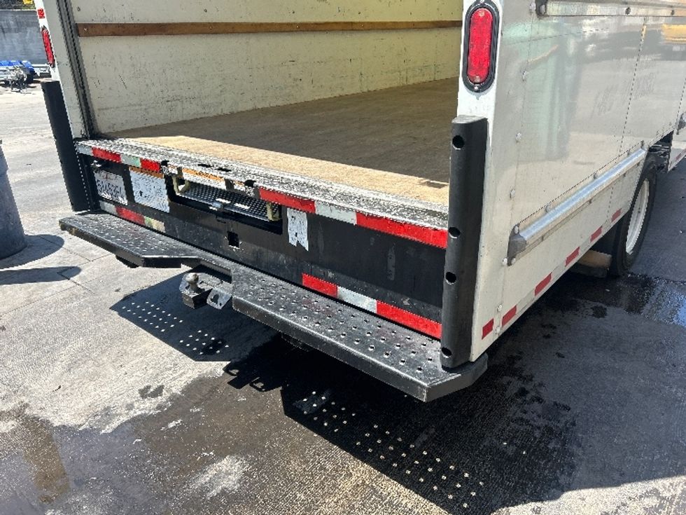Light Duty Box Truck-Light and Medium Duty Trucks-Ford-2022-E350-Los Angeles-CA-75,727\n\t\tmiles-$ 32,750 - Image 9