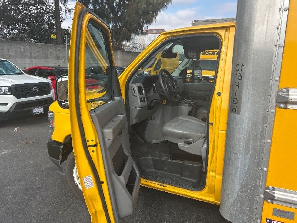 Light Duty Box Truck-Light and Medium Duty Trucks-Ford-2022-E350-Los Angeles-CA-91,877\n\t\tmiles-$ 29,000 - Image 13
