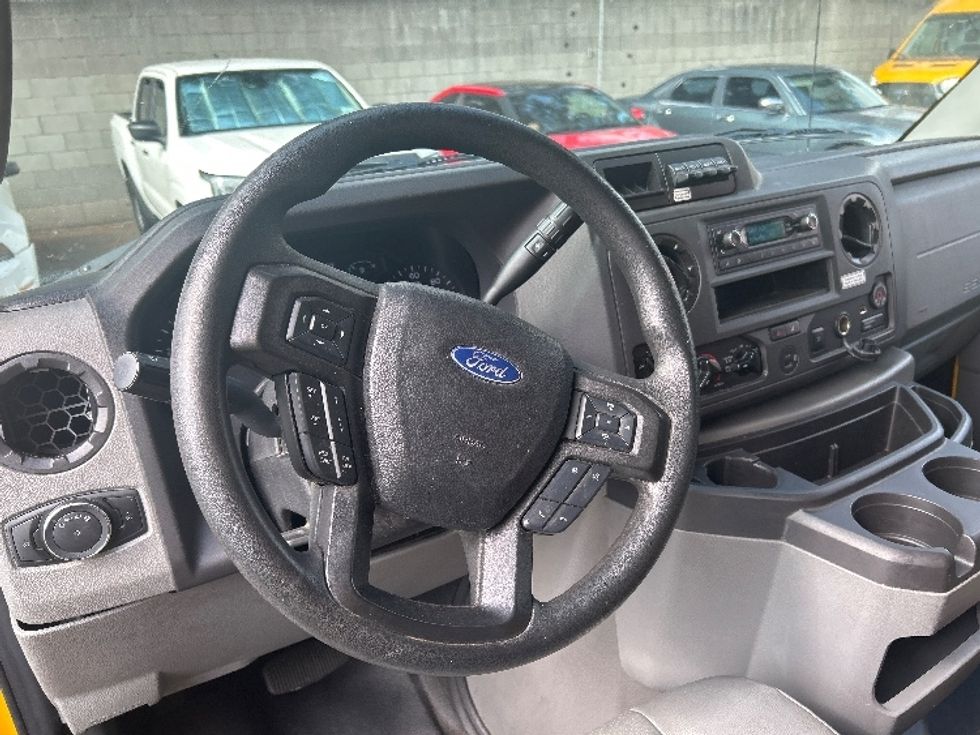 Light Duty Box Truck-Light and Medium Duty Trucks-Ford-2022-E350-Los Angeles-CA-91,877\n\t\tmiles-$ 29,000 - Image 14