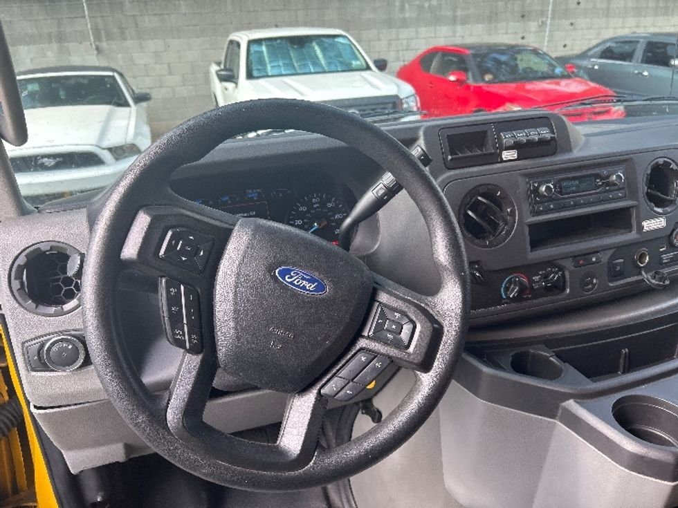 Light Duty Box Truck-Light and Medium Duty Trucks-Ford-2022-E350-Los Angeles-CA-91,877\n\t\tmiles-$ 29,000 - Image 15