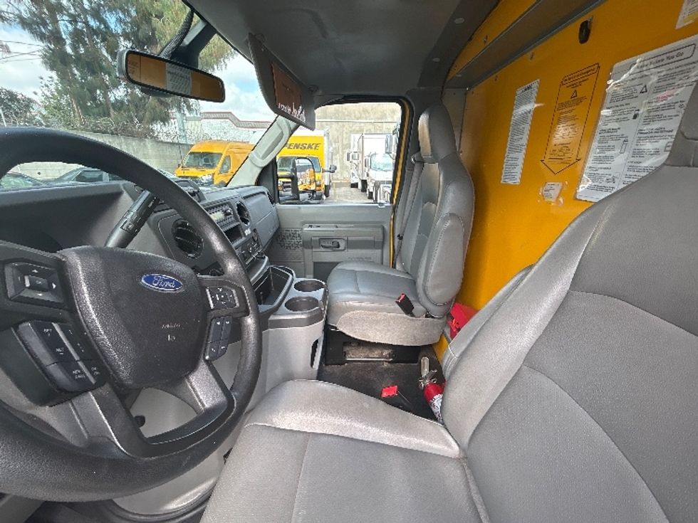 Light Duty Box Truck-Light and Medium Duty Trucks-Ford-2022-E350-Los Angeles-CA-91,877\n\t\tmiles-$ 29,000 - Image 16
