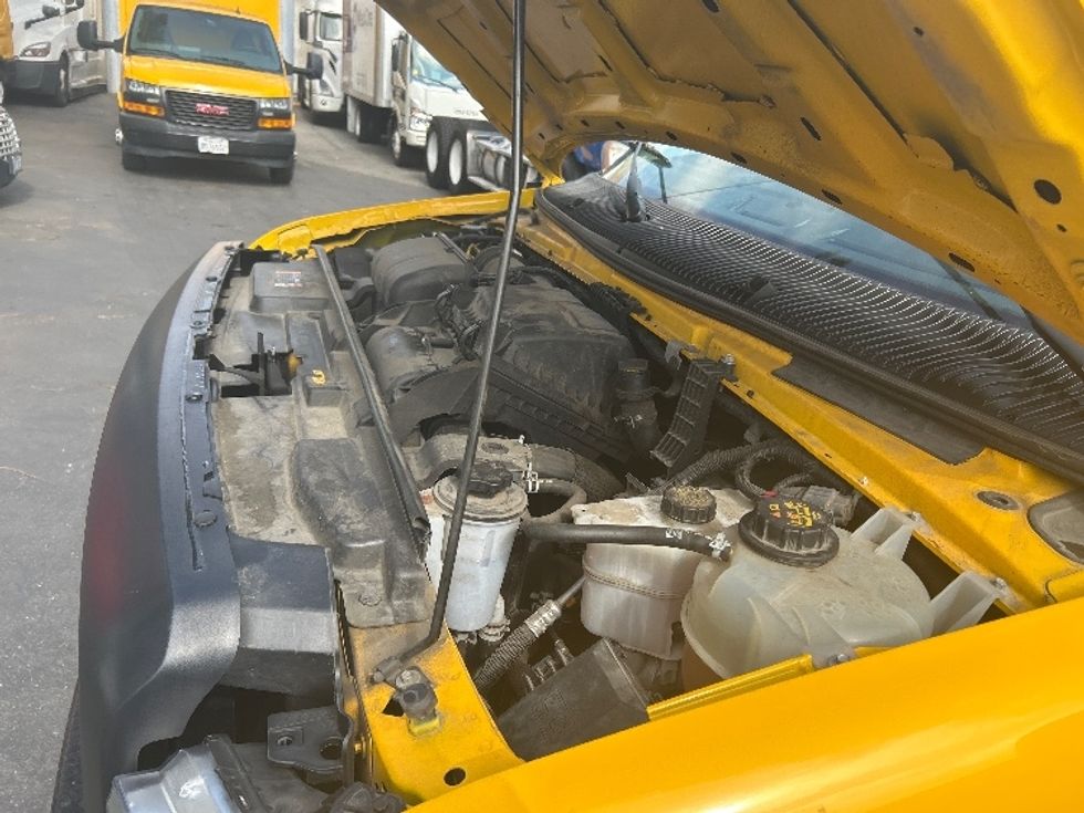 Light Duty Box Truck-Light and Medium Duty Trucks-Ford-2022-E350-Los Angeles-CA-91,877\n\t\tmiles-$ 29,000 - Image 21