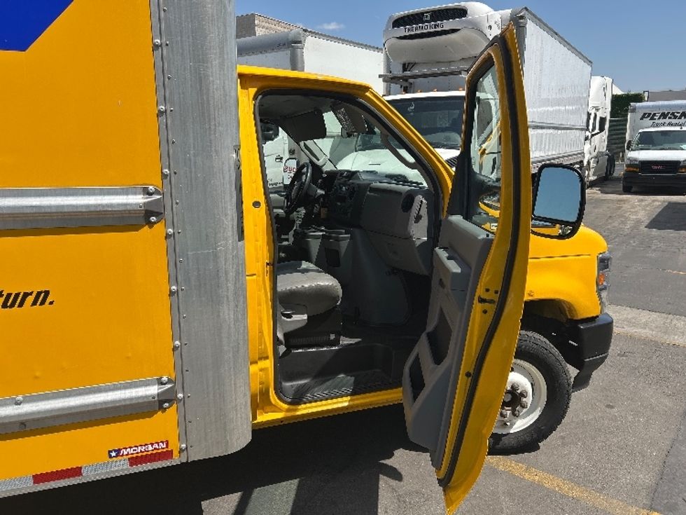 Light Duty Box Truck-Light and Medium Duty Trucks-Ford-2022-E350-Los Angeles-CA-93,046\n\t\tmiles-$ 30,000 - Image 17