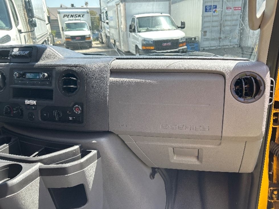 Light Duty Box Truck-Light and Medium Duty Trucks-Ford-2022-E350-Los Angeles-CA-93,046\n\t\tmiles-$ 30,000 - Image 18