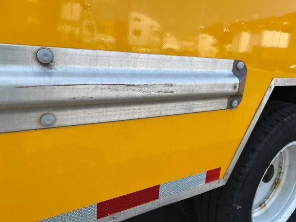 Light Duty Box Truck-Light and Medium Duty Trucks-Ford-2022-E350-Los Angeles-CA-93,046\n\t\tmiles-$ 30,000 - Image 23