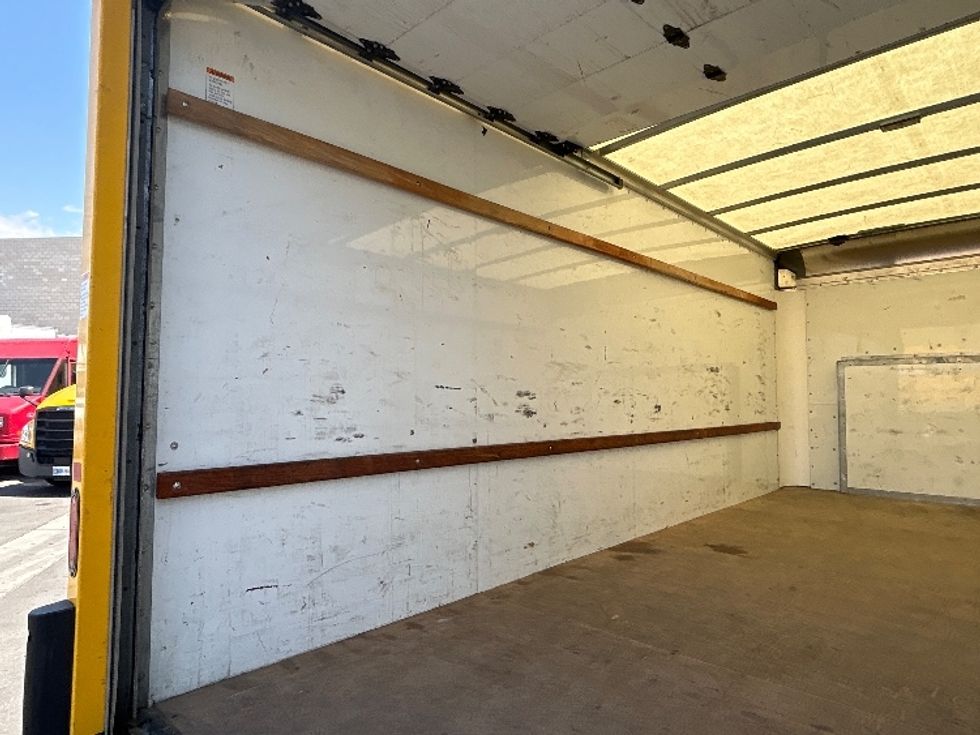 Light Duty Box Truck-Light and Medium Duty Trucks-Ford-2022-E350-Los Angeles-CA-93,046\n\t\tmiles-$ 30,000 - Image 9