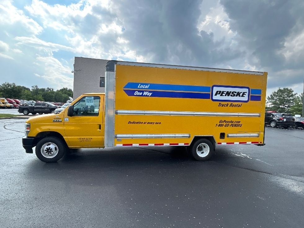 Light Duty Box Truck-Light and Medium Duty Trucks-Ford-2022-E350-Louisville-KY-102,705\n\t\tmiles-$ 24,750 - Image 4