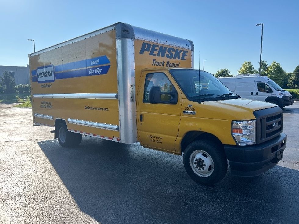 Light Duty Box Truck-Light and Medium Duty Trucks-Ford-2022-E350-Louisville-KY-103,689\n\t\tmiles-$ 26,500 - Image 1