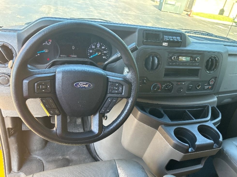 Light Duty Box Truck-Light and Medium Duty Trucks-Ford-2022-E350-Louisville-KY-103,689\n\t\tmiles-$ 26,500 - Image 18