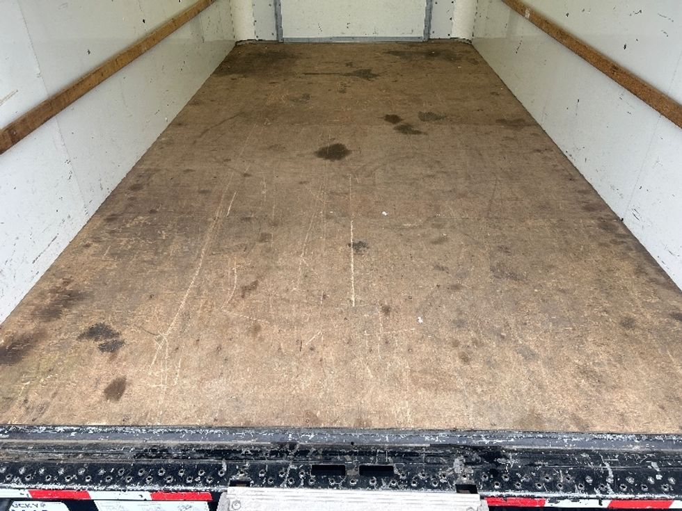 Light Duty Box Truck-Light and Medium Duty Trucks-Ford-2022-E350-Louisville-KY-110,813\n\t\tmiles-$ 27,750 - Image 10