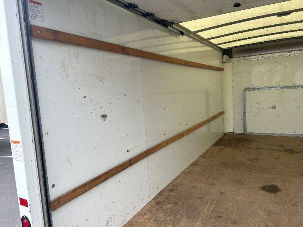 Light Duty Box Truck-Light and Medium Duty Trucks-Ford-2022-E350-Louisville-KY-110,813\n\t\tmiles-$ 27,750 - Image 11