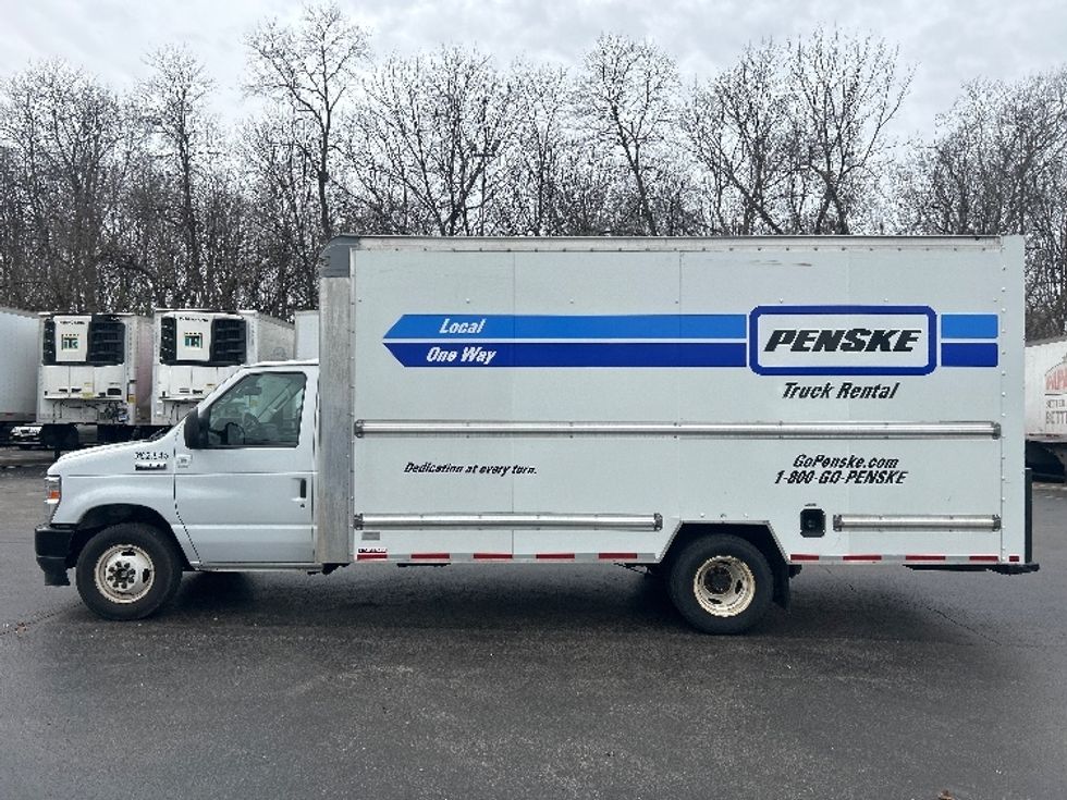 Light Duty Box Truck-Light and Medium Duty Trucks-Ford-2022-E350-Louisville-KY-110,813\n\t\tmiles-$ 27,750 - Image 4