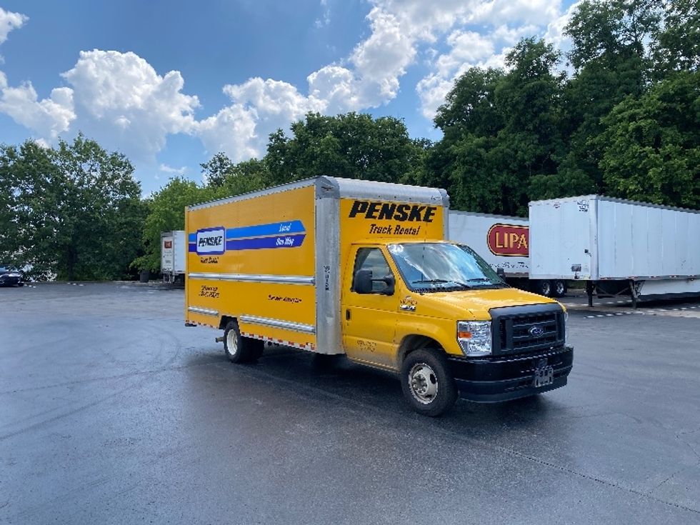 Light Duty Box Truck-Light and Medium Duty Trucks-Ford-2022-E350-Louisville-KY-112,073\n\t\tmiles-$ 23,250 - Image 1