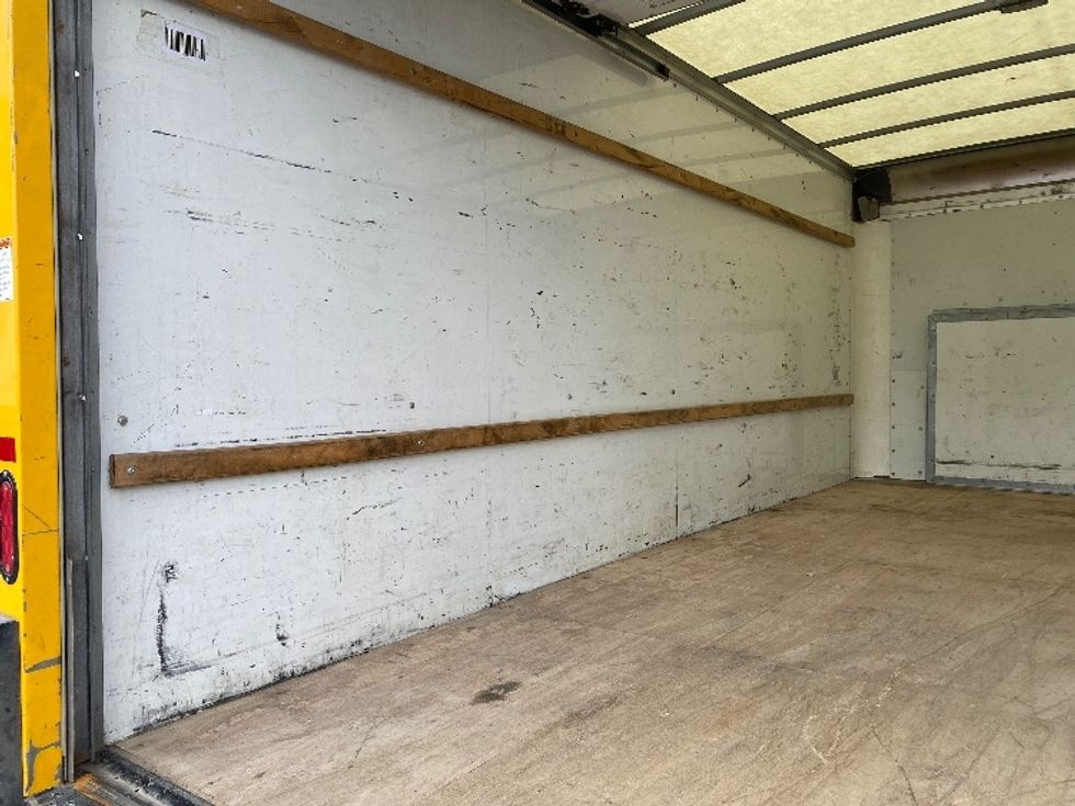Light Duty Box Truck-Light and Medium Duty Trucks-Ford-2022-E350-Louisville-KY-112,073\n\t\tmiles-$ 23,250 - Image 10