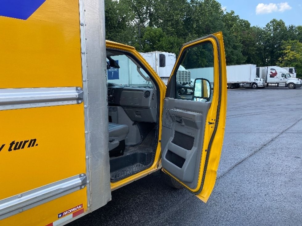 Light Duty Box Truck-Light and Medium Duty Trucks-Ford-2022-E350-Louisville-KY-112,073\n\t\tmiles-$ 23,250 - Image 19
