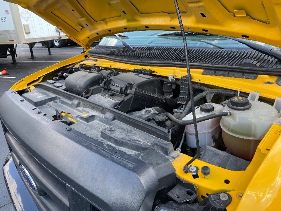 Light Duty Box Truck-Light and Medium Duty Trucks-Ford-2022-E350-Louisville-KY-112,073\n\t\tmiles-$ 23,250 - Image 23