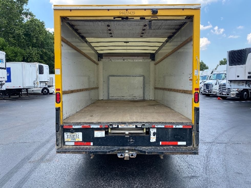Light Duty Box Truck-Light and Medium Duty Trucks-Ford-2022-E350-Louisville-KY-112,073\n\t\tmiles-$ 23,250 - Image 8