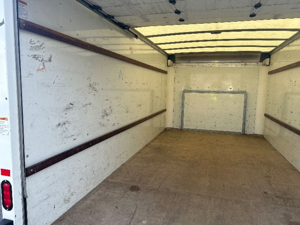 Light Duty Box Truck-Light and Medium Duty Trucks-Ford-2022-E350-Louisville-KY-114,534\n\t\tmiles-$ 27,250 - Image 11