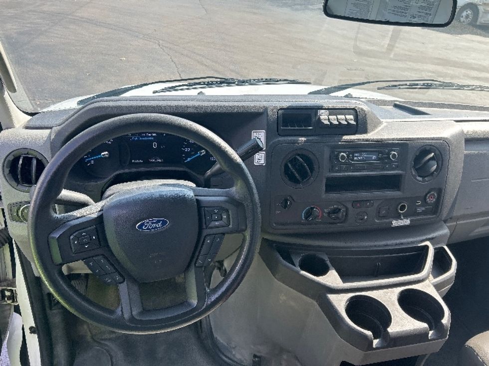 Light Duty Box Truck-Light and Medium Duty Trucks-Ford-2022-E350-Louisville-KY-114,534\n\t\tmiles-$ 27,250 - Image 18