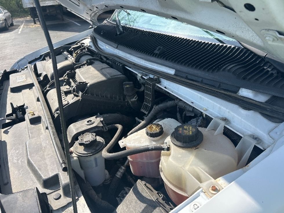 Light Duty Box Truck-Light and Medium Duty Trucks-Ford-2022-E350-Louisville-KY-114,534\n\t\tmiles-$ 27,250 - Image 24