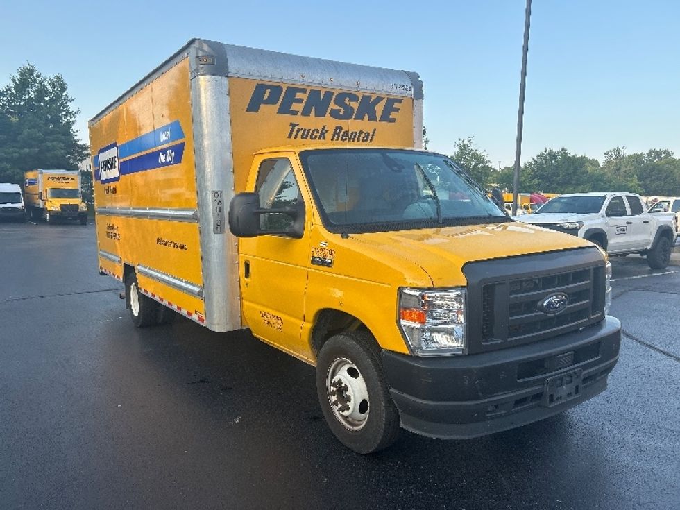 Light Duty Box Truck-Light and Medium Duty Trucks-Ford-2022-E350-Louisville-KY-89,243\n\t\tmiles-$ 28,250 - Image 1
