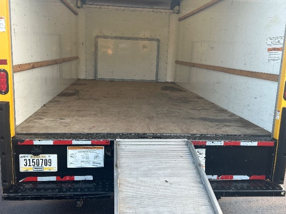 Light Duty Box Truck-Light and Medium Duty Trucks-Ford-2022-E350-Louisville-KY-89,243\n\t\tmiles-$ 28,250 - Image 10