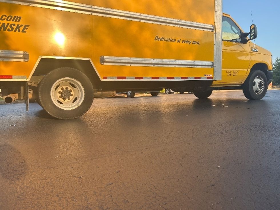 Light Duty Box Truck-Light and Medium Duty Trucks-Ford-2022-E350-Louisville-KY-89,243\n\t\tmiles-$ 28,250 - Image 14