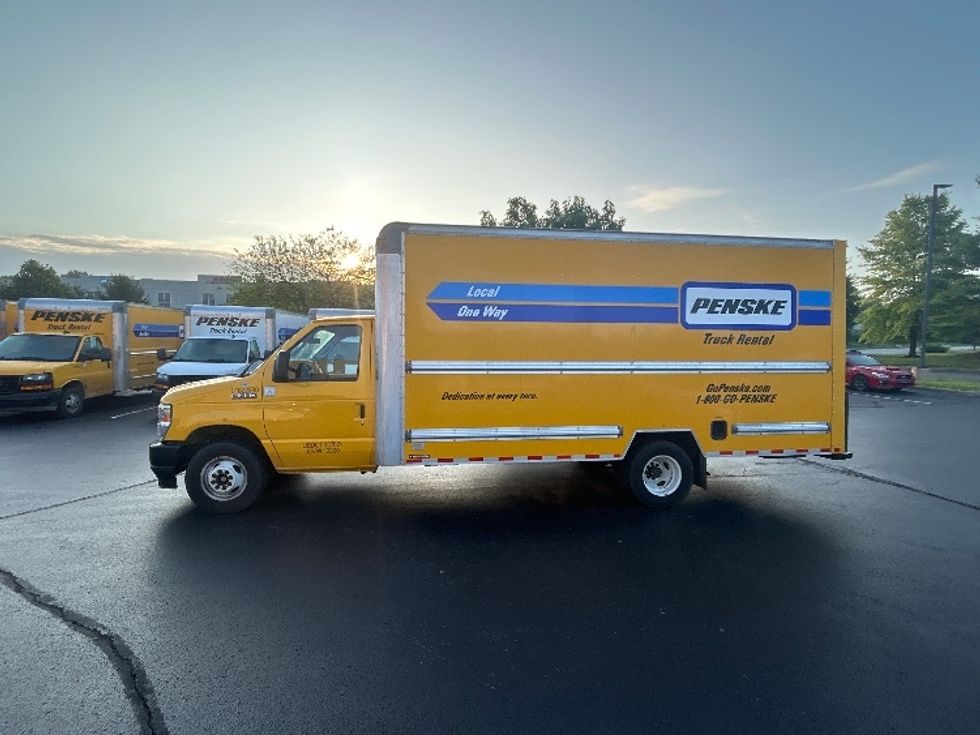 Light Duty Box Truck-Light and Medium Duty Trucks-Ford-2022-E350-Louisville-KY-89,243\n\t\tmiles-$ 28,250 - Image 4