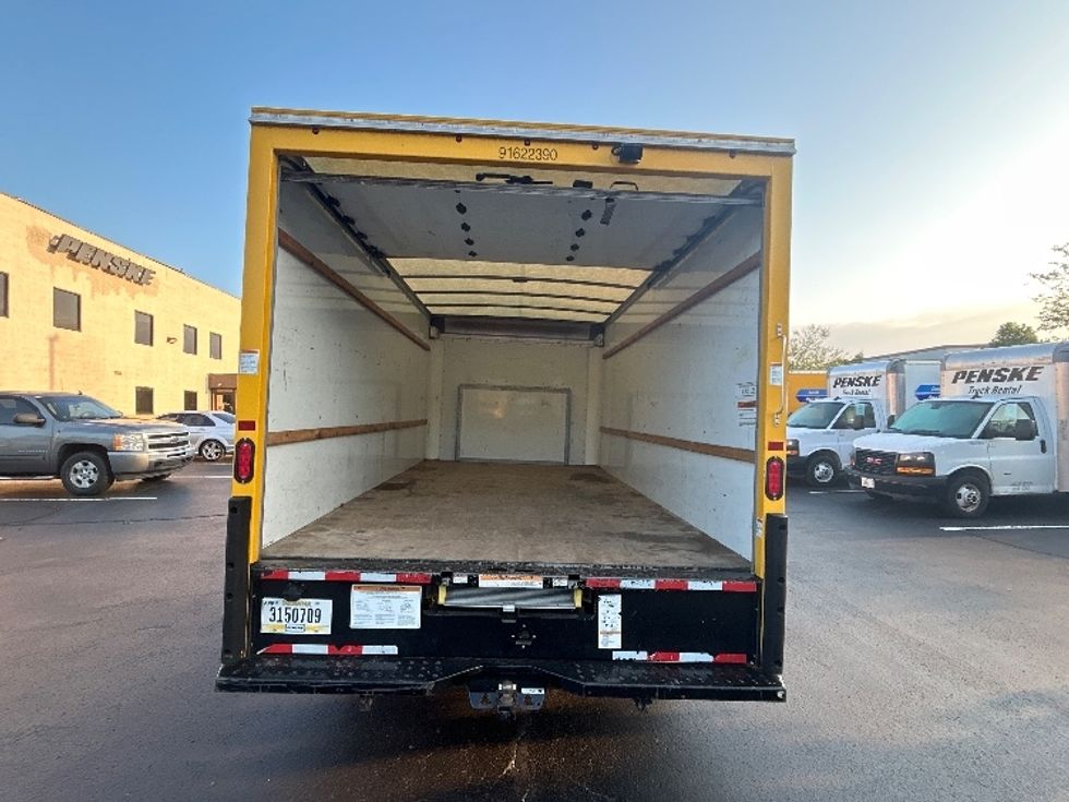 Light Duty Box Truck-Light and Medium Duty Trucks-Ford-2022-E350-Louisville-KY-89,243\n\t\tmiles-$ 28,250 - Image 8