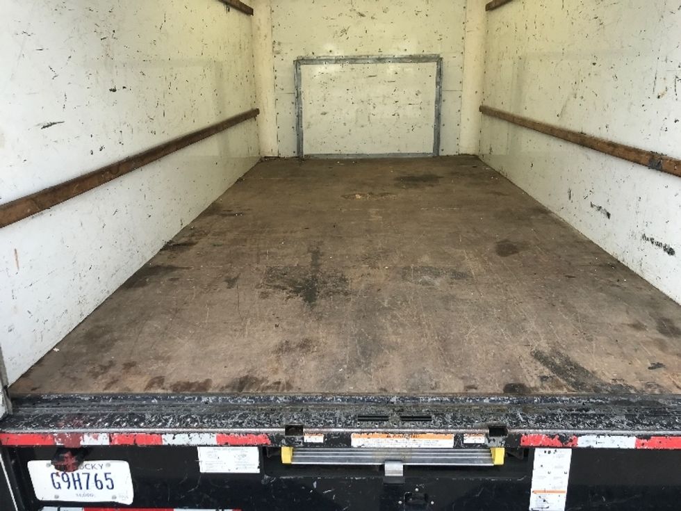 Light Duty Box Truck-Light and Medium Duty Trucks-Ford-2022-E350-Louisville-KY-92,049\n\t\tmiles-$ 31,500 - Image 10