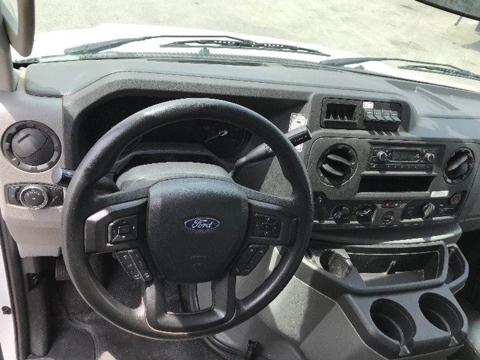 Light Duty Box Truck-Light and Medium Duty Trucks-Ford-2022-E350-Louisville-KY-92,049\n\t\tmiles-$ 31,500 - Image 18