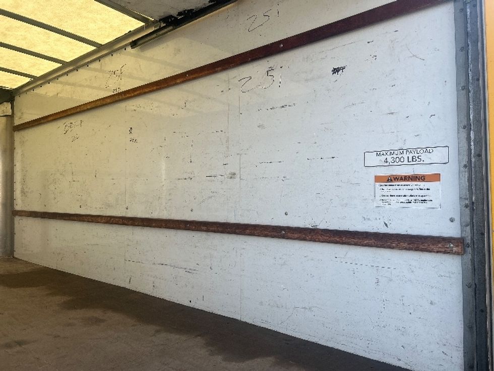 Light Duty Box Truck-Light and Medium Duty Trucks-Ford-2022-E350-Louisville-KY-97,134\n\t\tmiles-$ 27,500 - Image 12