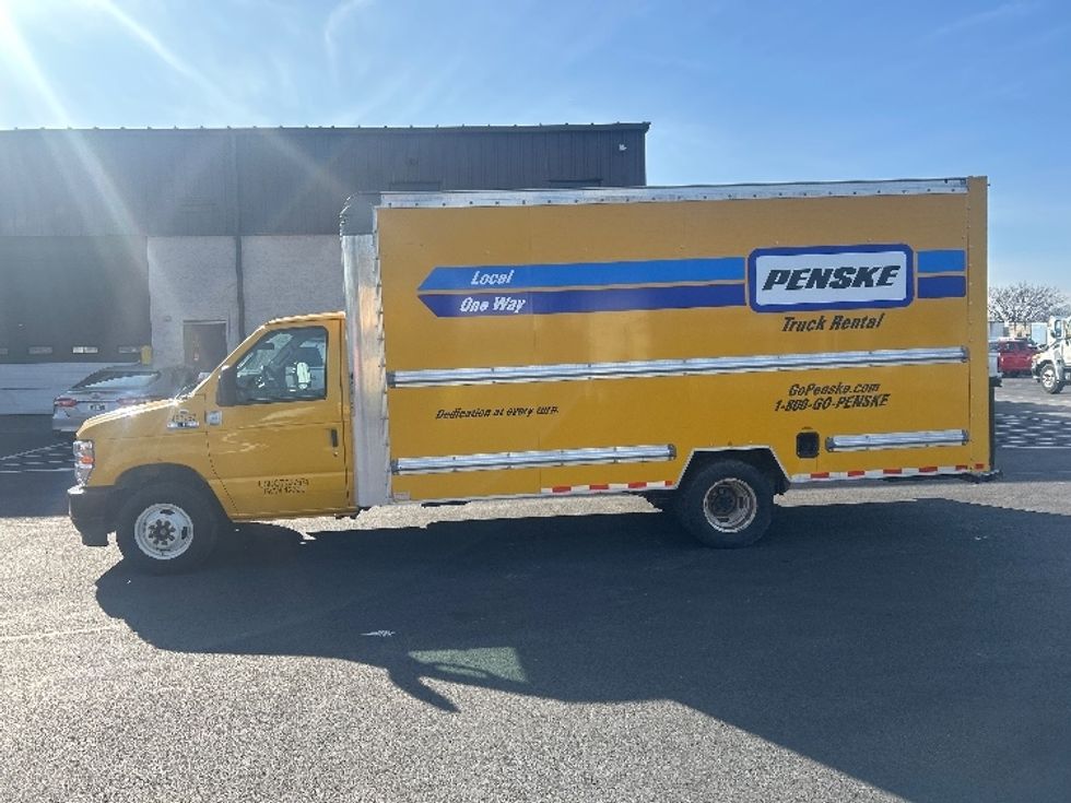 Light Duty Box Truck-Light and Medium Duty Trucks-Ford-2022-E350-Louisville-KY-97,134\n\t\tmiles-$ 27,500 - Image 4