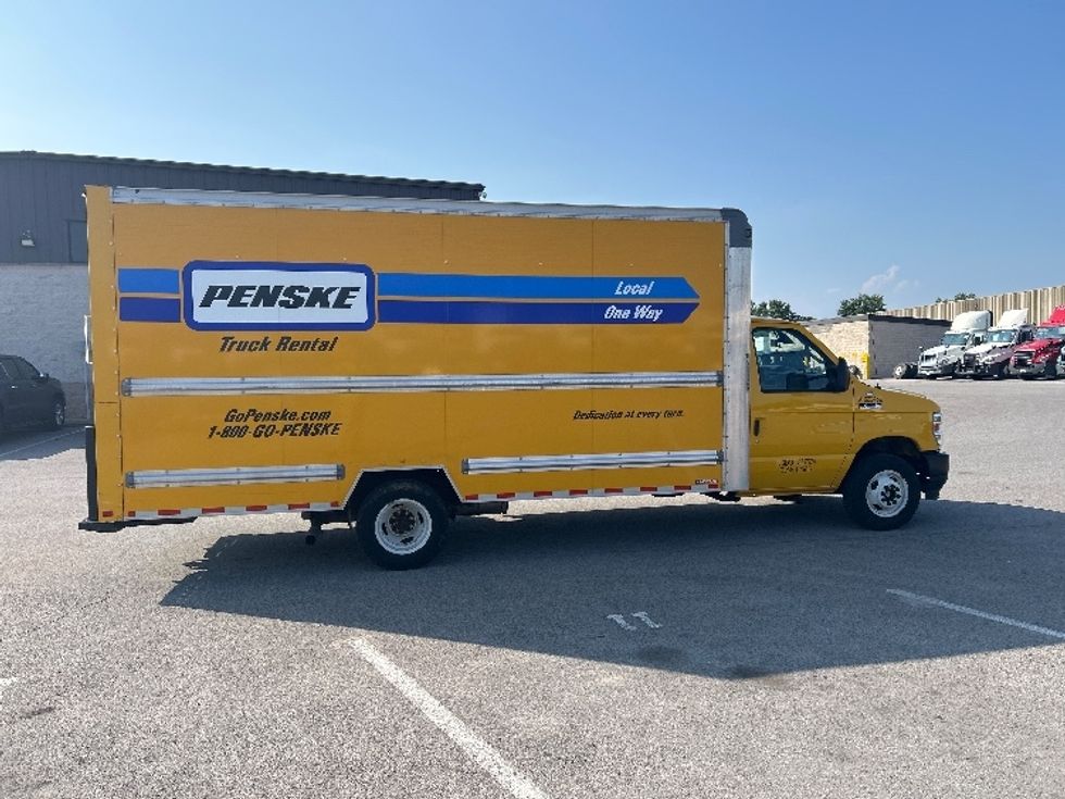 Light Duty Box Truck-Light and Medium Duty Trucks-Ford-2022-E350-Louisville-KY-98,284\n\t\tmiles-$ 25,250 - Image 15