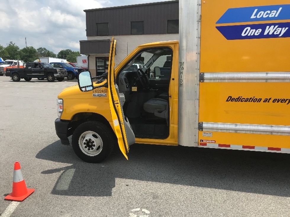 Light Duty Box Truck-Light and Medium Duty Trucks-Ford-2022-E350-Louisville-KY-98,284\n\t\tmiles-$ 25,250 - Image 16