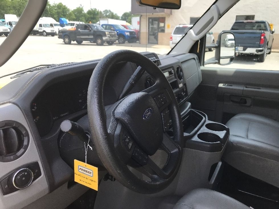 Light Duty Box Truck-Light and Medium Duty Trucks-Ford-2022-E350-Louisville-KY-98,284\n\t\tmiles-$ 25,250 - Image 17