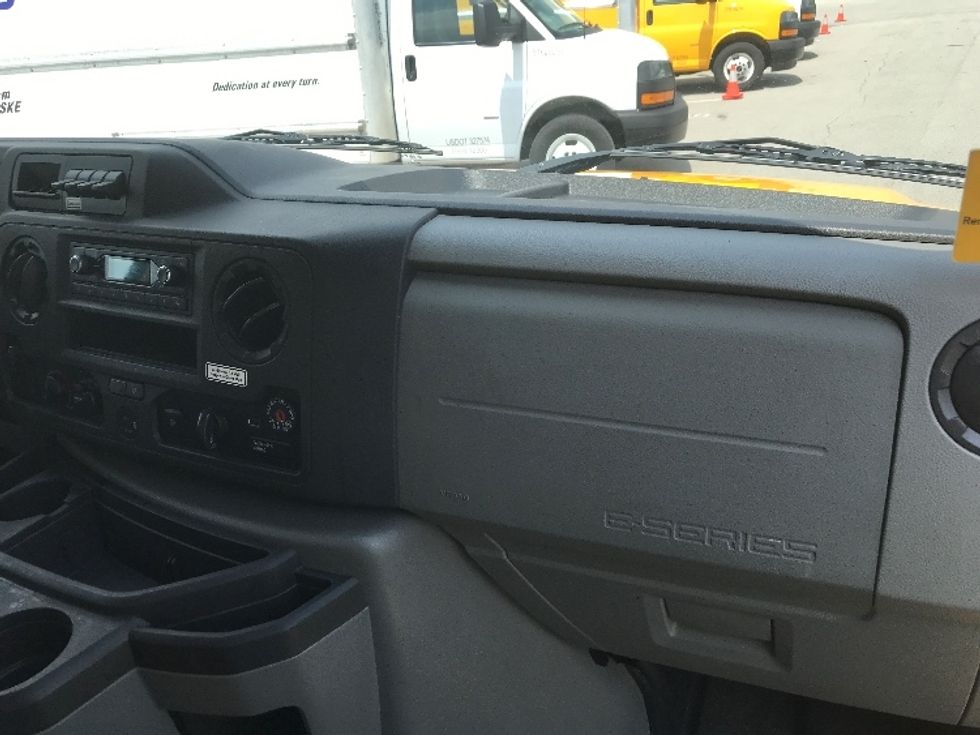 Light Duty Box Truck-Light and Medium Duty Trucks-Ford-2022-E350-Louisville-KY-98,284\n\t\tmiles-$ 25,250 - Image 21
